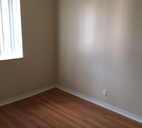 4th image of 810 NE 212th Ter APT 8