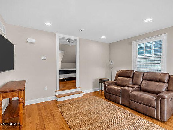 3rd image of 530 Washington Blvd #A