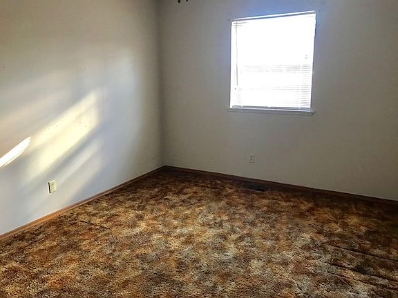5th image of 929 N Fairlawn Cir E