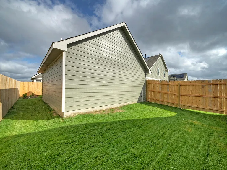 1317 Linwood St — Photo 31