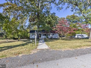 1664 Glen Dr, Pasadena, MD 21122