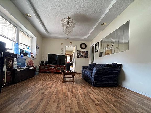 4th image of 2400 N 11th St
