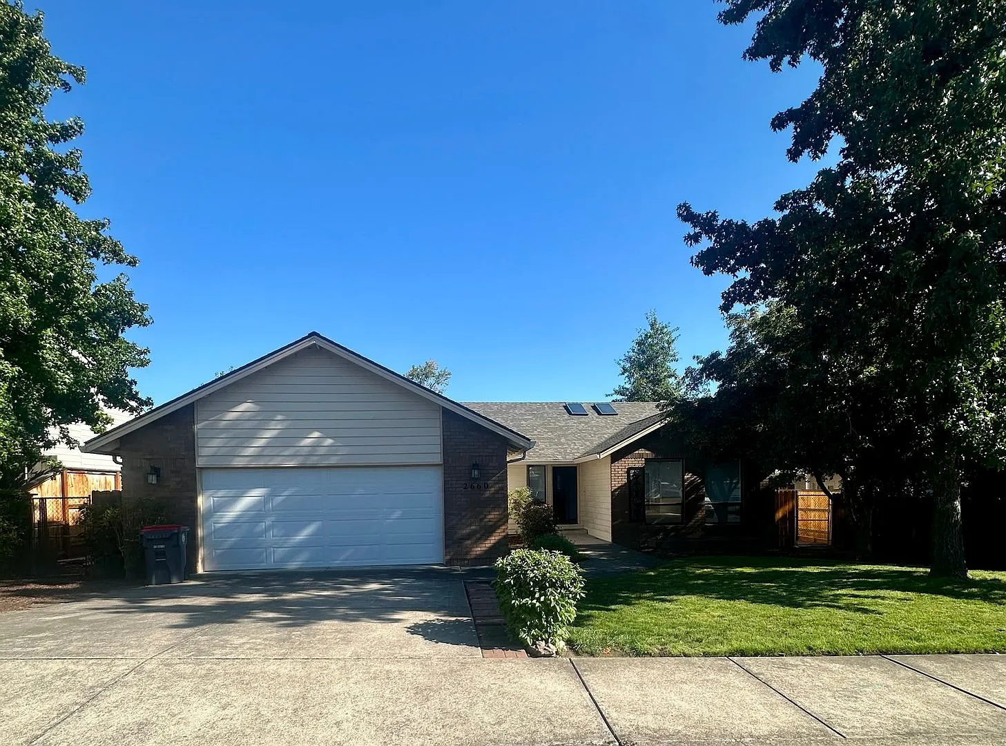 3 Bedroom, 2 Bathroom Home!! — Photo 1