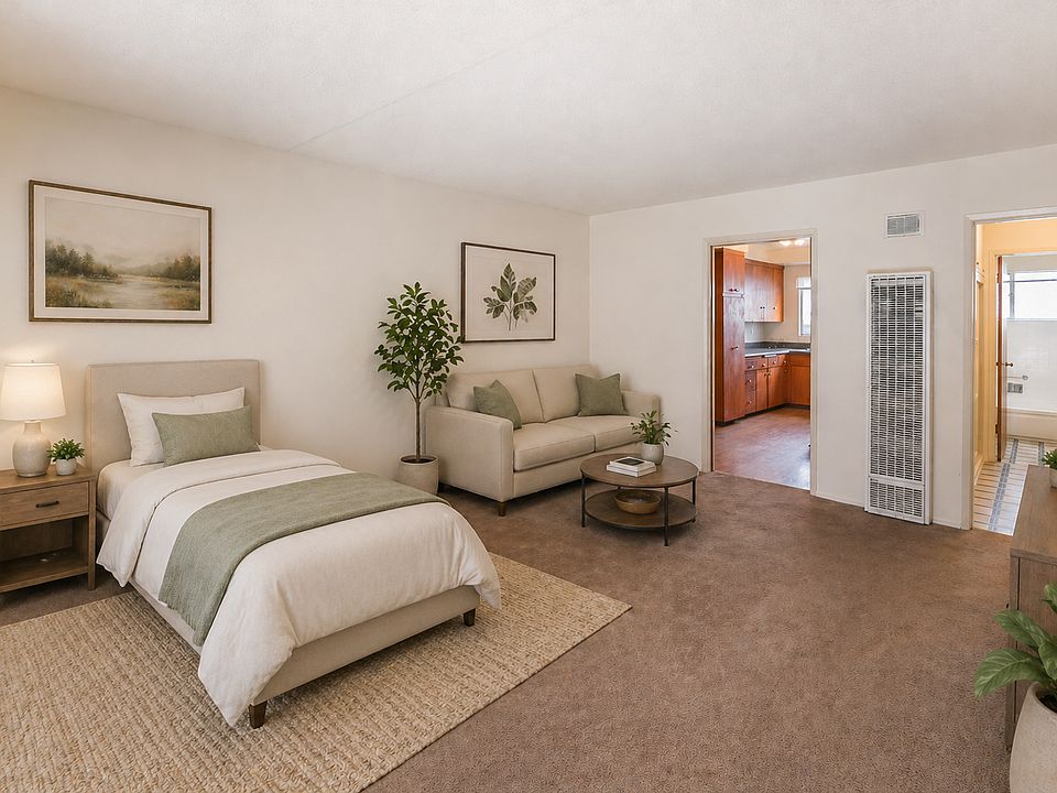 1st image of 808 6th St APT 4