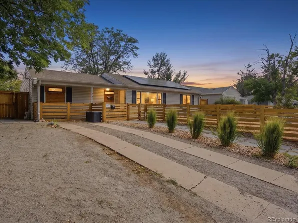 822 Geneva Street, Aurora, CO 80010