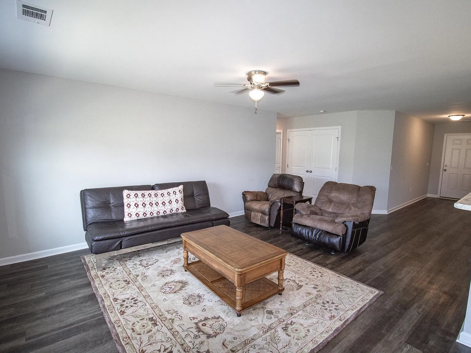 3 bed, 2.0 bath, 1362 sqft, $1,650 — Photo 3