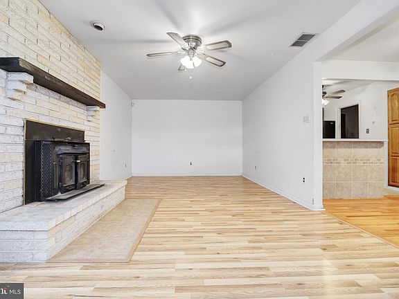 3rd image of 514 Lafayette Ave