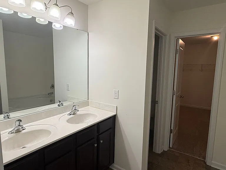 1933 Stoney Point Cir — Photo 13