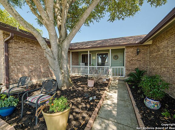 3rd image of 1132 Cale Dr