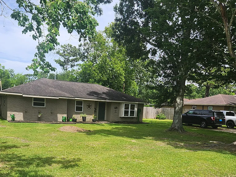 5512 Sycamore Dr — Photo 1