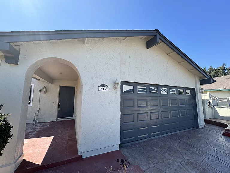 916 Avenida Ysidora — Photo 3