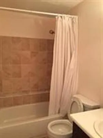 Building Photo - 50 Silver Hill Ln #8