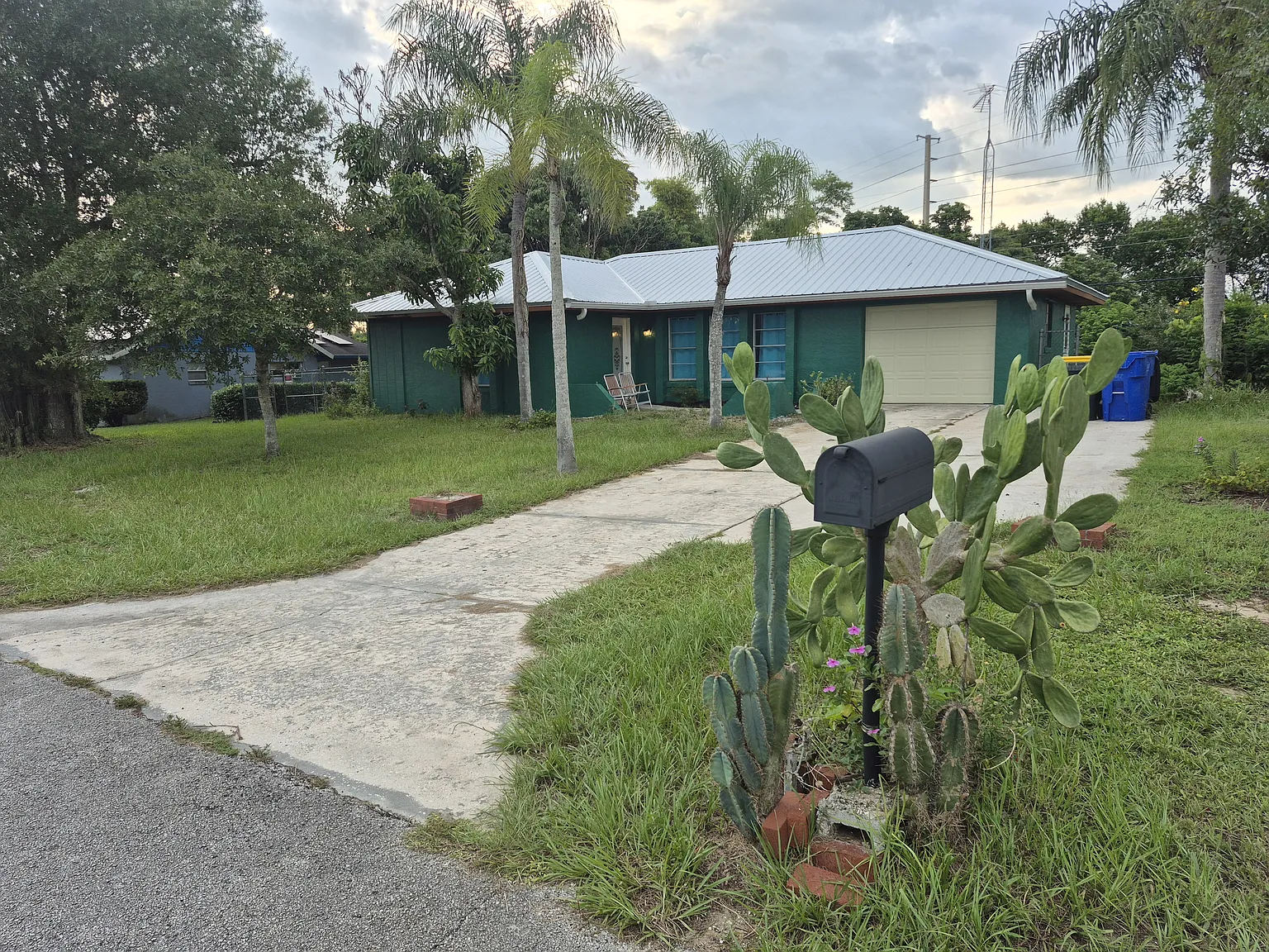 2 bed, 1398 sqft, $1,600 — Photo 2