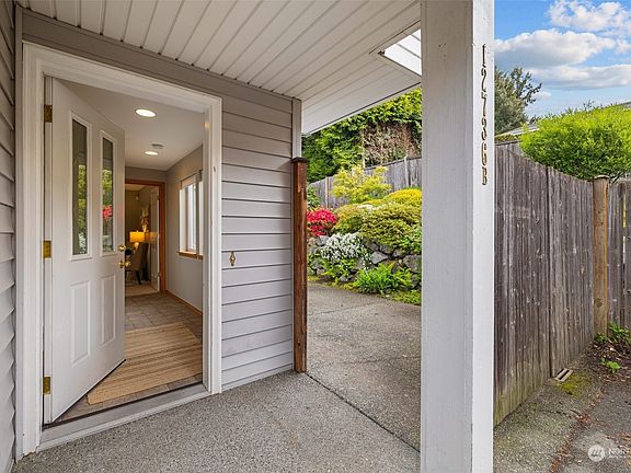 3rd image of 12736 35th Avenue NE #B