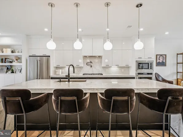 7585 Sawyer Farm Way Unit 904, McLean, VA 22102