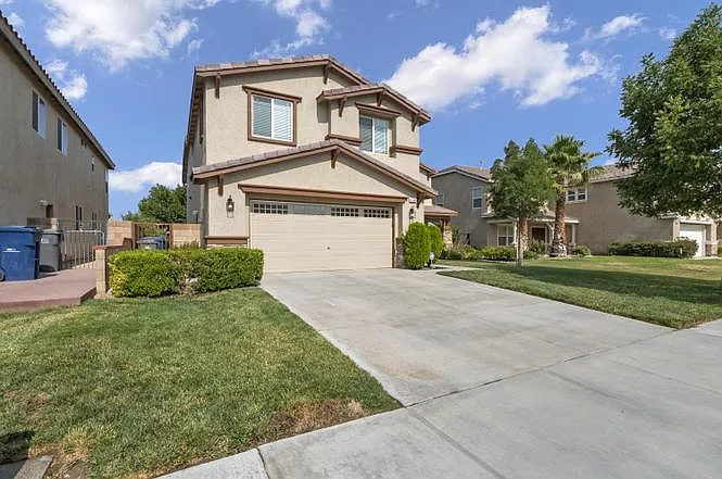 4 bed, 3638 sqft, $3,800 — Photo 2
