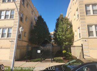 204 N Kenneth Ave APT 1W, Chicago, IL 60624