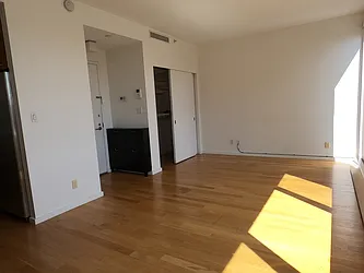 Rented by R New York