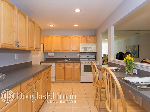 5th image of 11 Frost Pond Dr #51