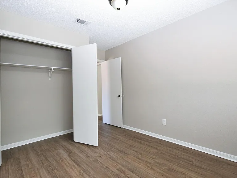 7814 Barnhill Dr — Photo 20