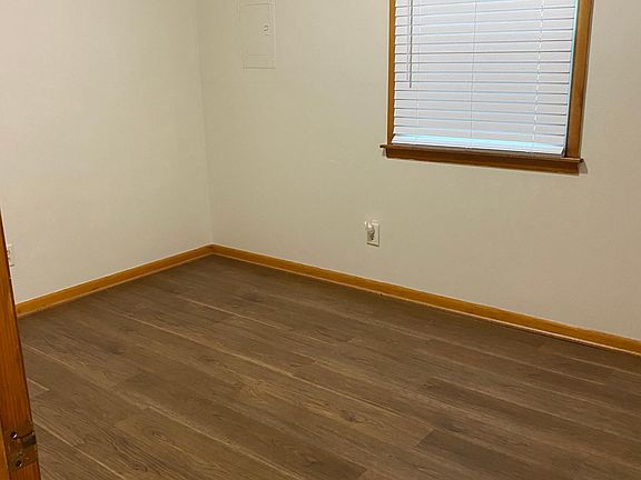 5th image of 2705 E Yellowstone Dr