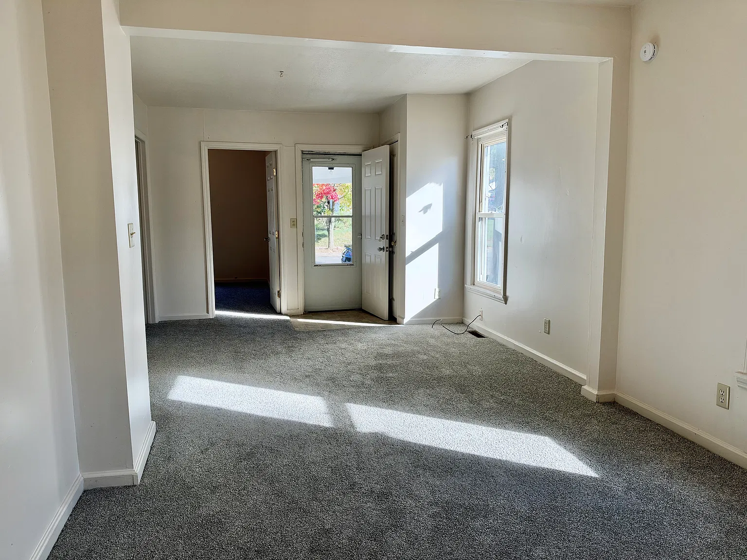 2 bed, 830 sqft, $775 — Photo 2