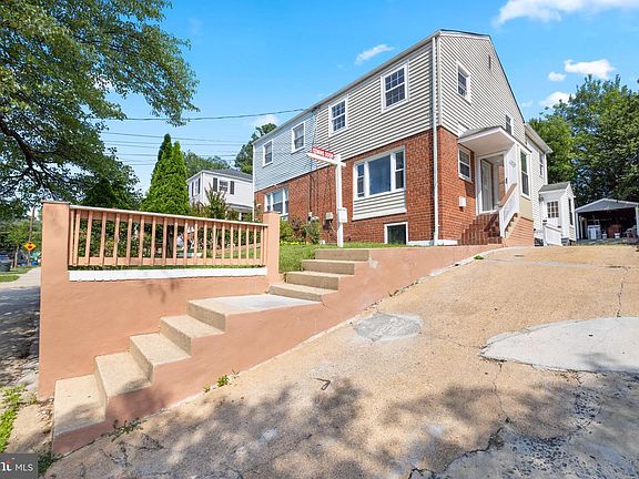 3rd image of 12025 Claridge Rd