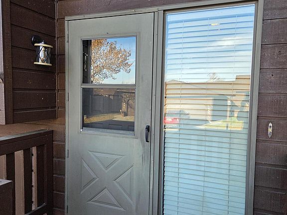 2nd image of 401 Brandon Pl E