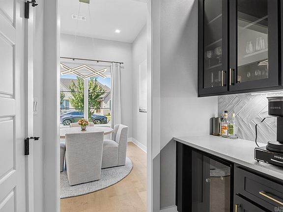 4th image of 63 Saffron Cir