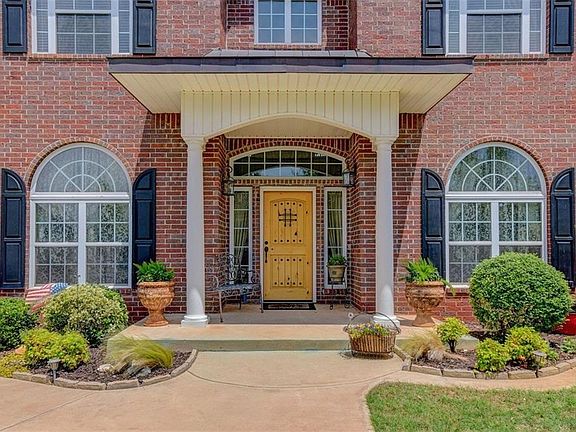 3rd image of 600 Chillmark Dr