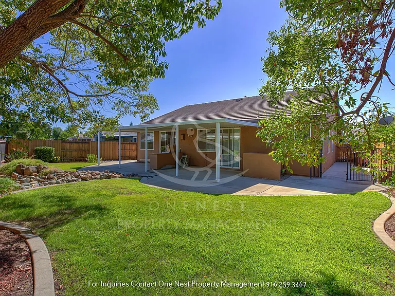 418 Dumont Ct — Photo 29