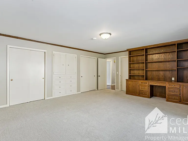 125 S Oakwood St — Photo 12