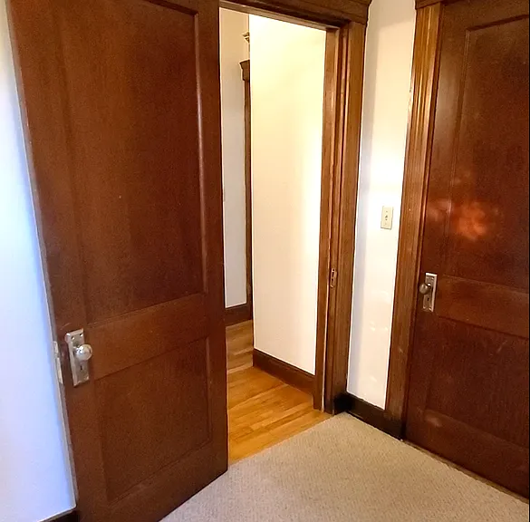 Entrance to hall from rear bedroom