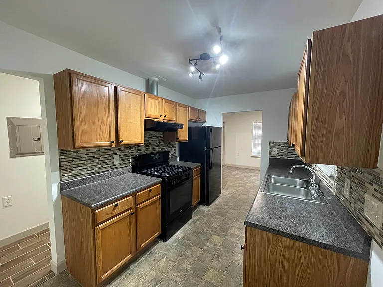 950 Smith St SW — Photo 9