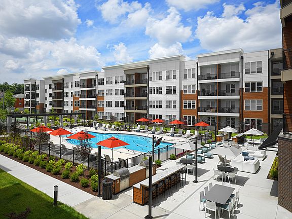 Exterior Courtyard SE