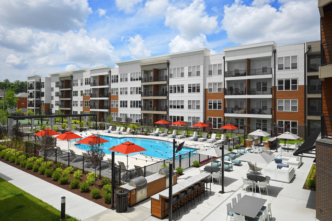 Exterior Courtyard SE