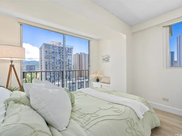 2440 Kuhio Ave APT 1101, Honolulu, HI 96815