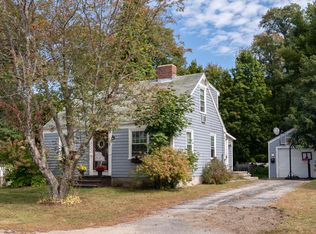 2 Highland St, Topsham, ME 04086