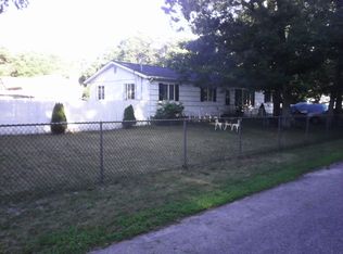 3 Dourland Rd, Medford, NY 11763