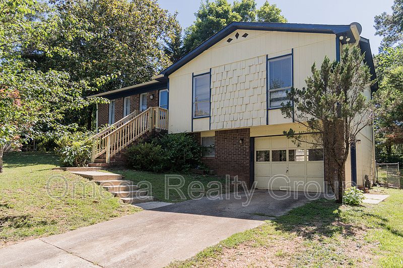 1st image of 2504 Daly Dr