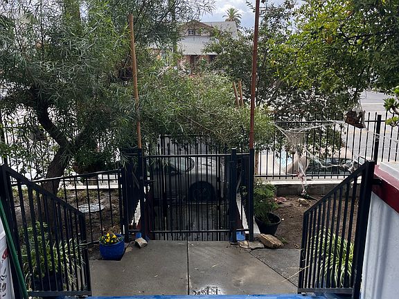 2nd image of 2233 Whittier Blvd #2237