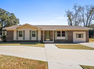 209 S Greenwood St, Geneva, AL 36340