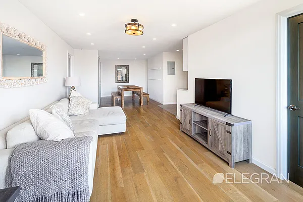 Rented by (Legacy) Elegran | media 19