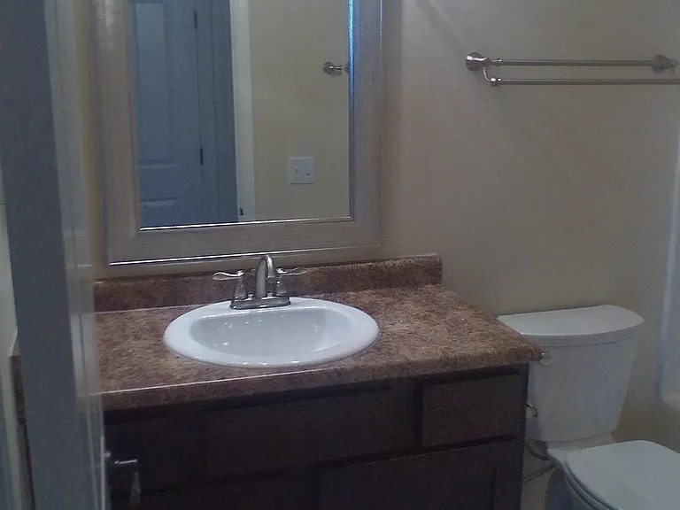 114 E University St #7 — Photo 12