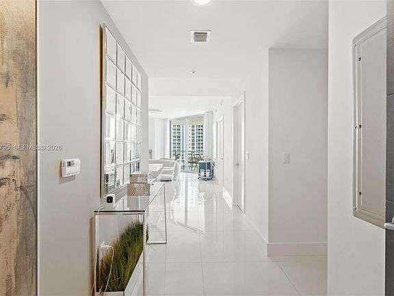 2nd image of 17111 Biscayne Blvd Unit 603