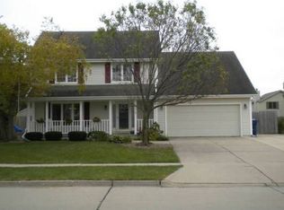 8010 Brookview Dr, Urbandale, IA 50322