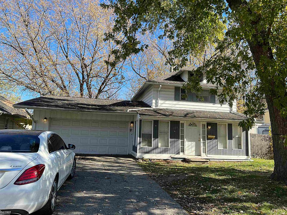 1st image of 925 Bradley Ave
