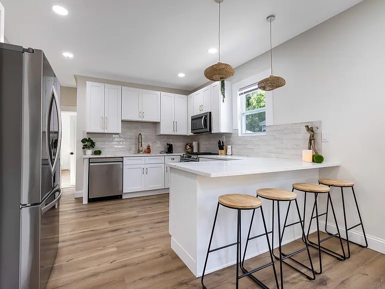 1145 Rowley Ave #1 — Photo 3