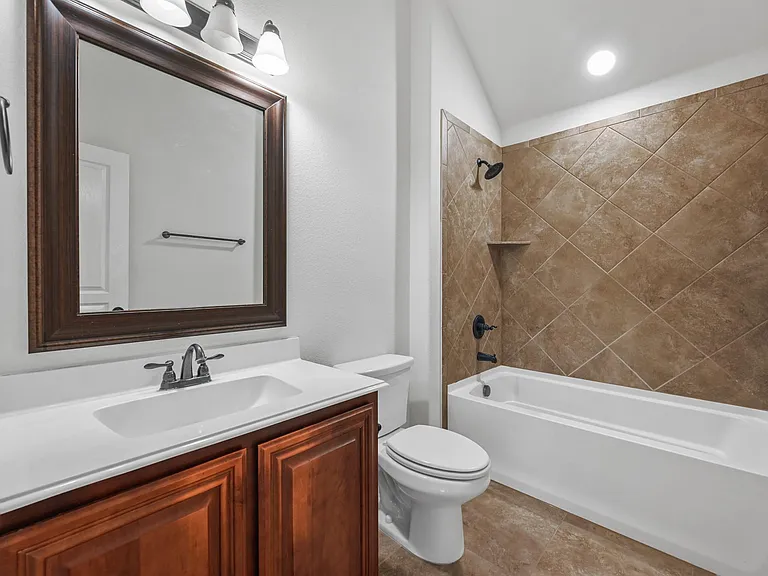 905 Foxtail Dr — Photo 16