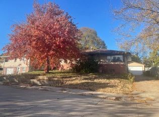 219 W 35th St, Kearney, NE 68845